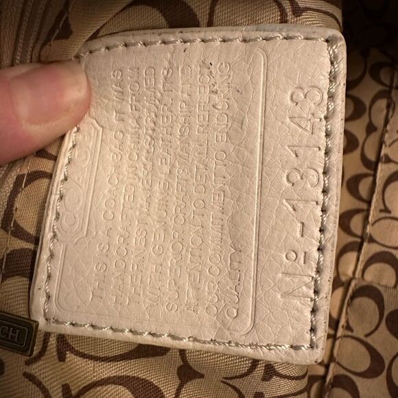 ⭐️ HOST PICK ⭐️ Coach Leah Poppy Purple and white Canvas over shoulder/crossbody - Picture 6 of 13